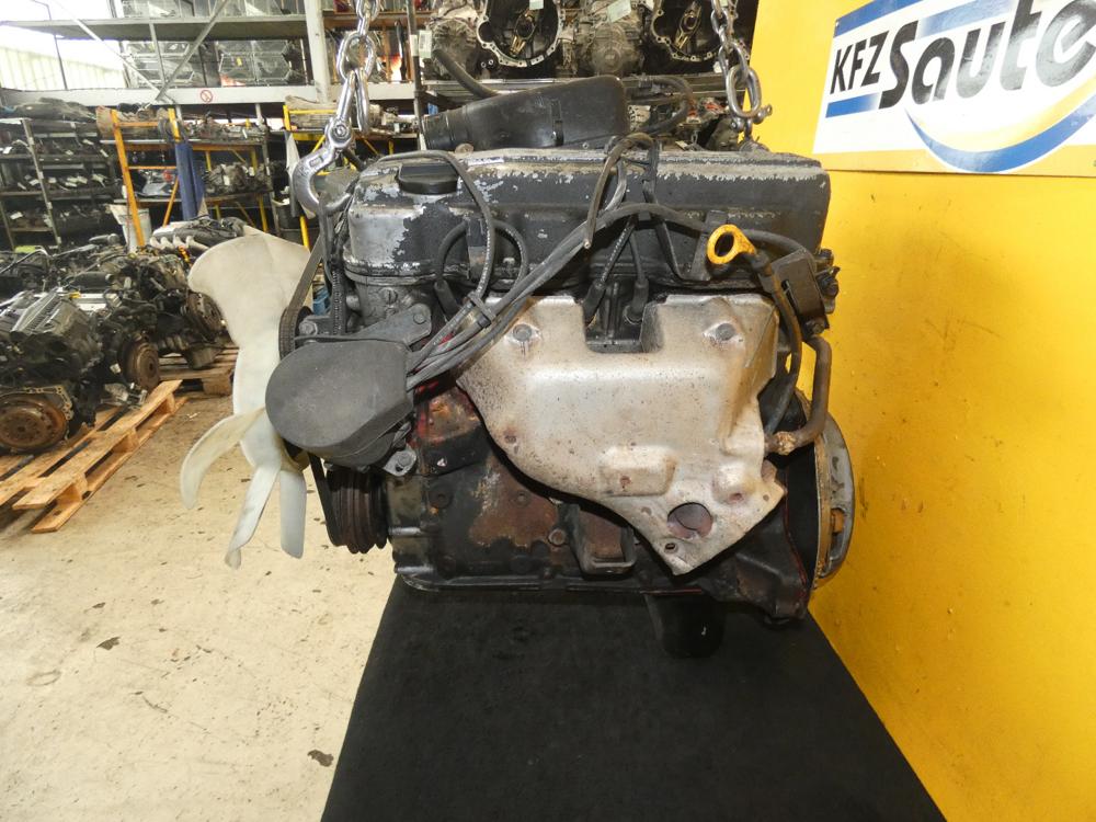 Motor ka24 nissan terrano 2 2,4 91kw  benzin bild2