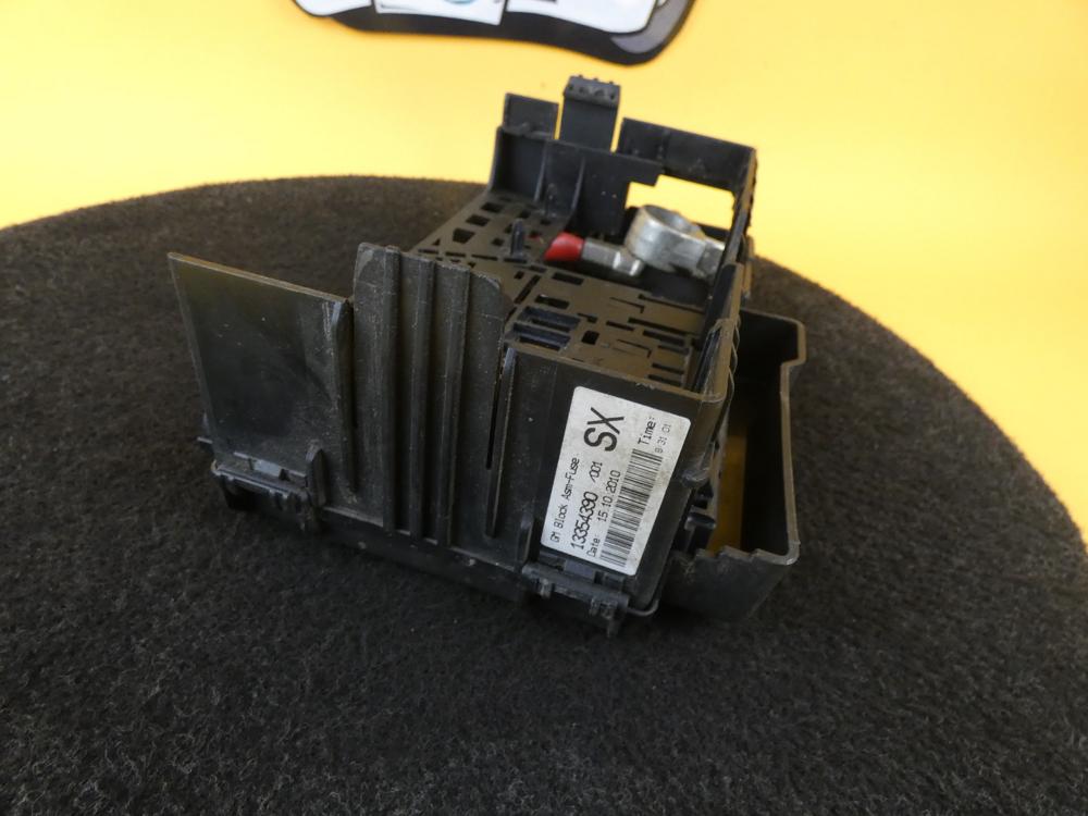 Sicherungskasten batterie 13354390 meriva b 1,4 bild1