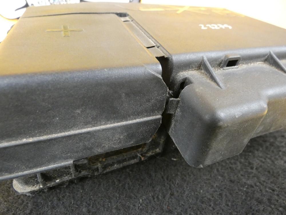 Sicherungskasten batterie 13354390 meriva b 1,4 bild1