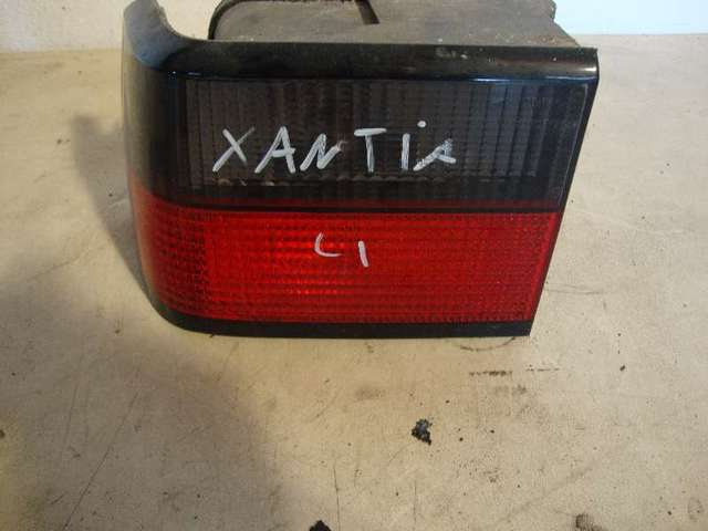 Rueckleuchte links   xantia 1,8 16v bild1