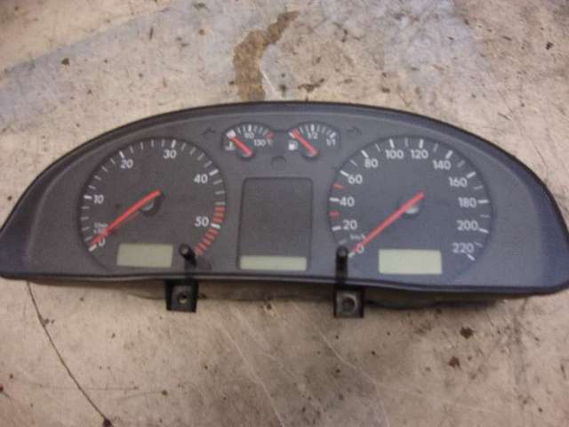 Kombiinstrument  passat 3b 1,9 tdi bild1