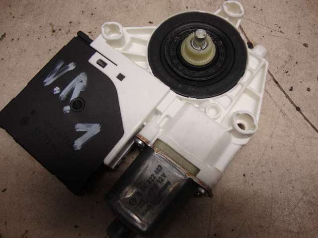 Motor fensterheber vorne rechts tiguan 2,0 tdi bild1