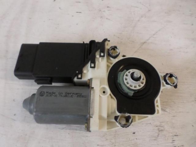 Motor fensterheber vorne links  bora limousine 1,6 bj 99 bild1