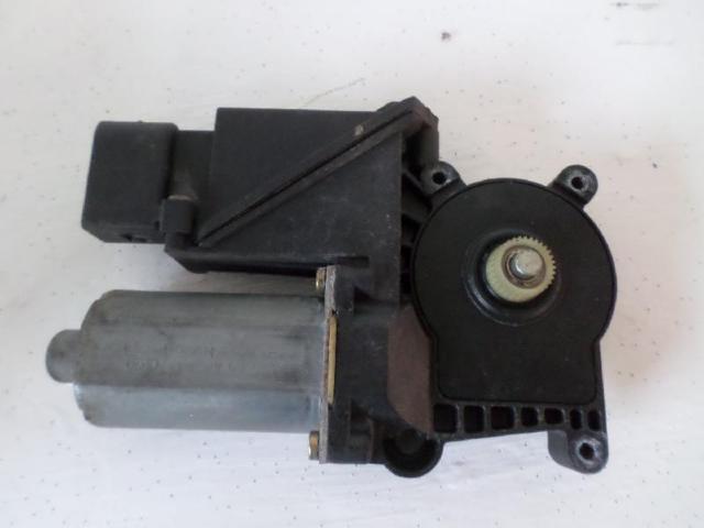 Motor fensterheber hinten links  c220 cdi kombi bj 98 bild1