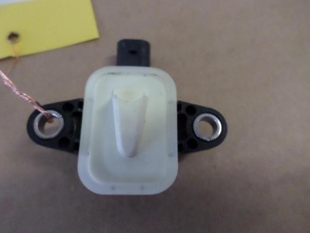 Crashsensor  audi  a1 bj 2012 bild1