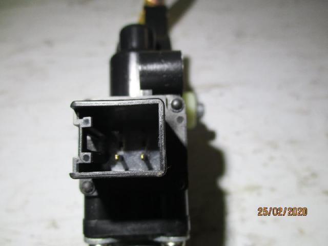 Motor fensterheber vorne rechts  mazda 3 bj 2011 bild1