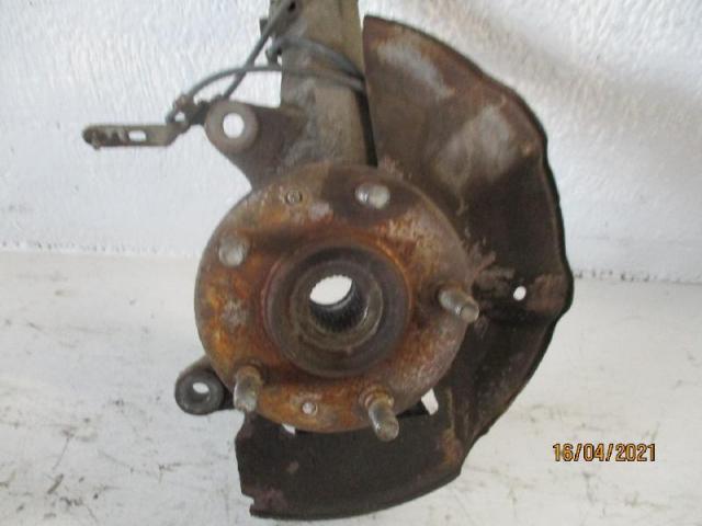 Achsschenkel links  mazda 6 2,0 bj 2005 bild1