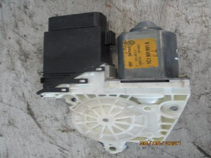 Motor fensterheber vorne links  . golf 4 bj 2001 bild1