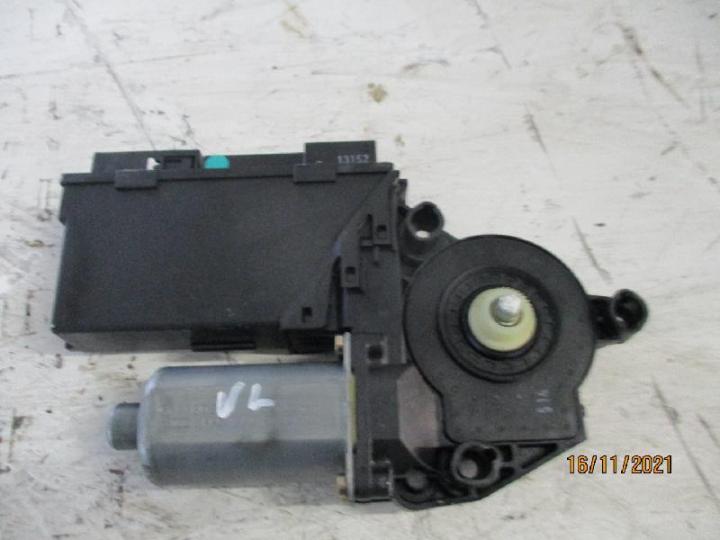 Motor fensterheber vorne links  a4 b6 2,0 bj 2001 bild1