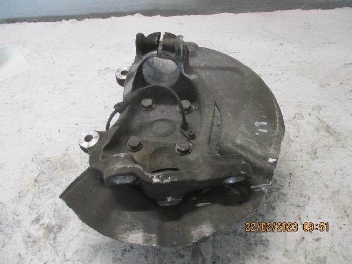 Achsschenkel links bmw 520i e60 bj 2004 bild2