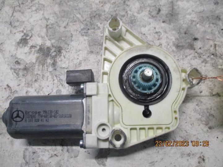 Motor fensterheber vorne links  b180 cdi bj 2008 bild1