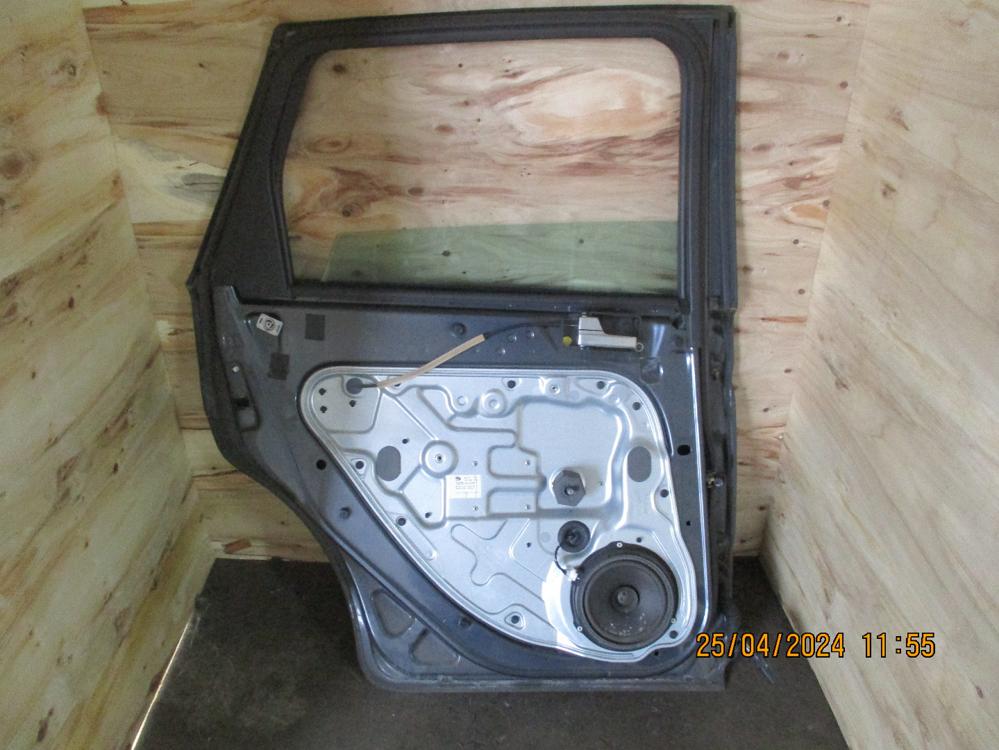 Tuer hinten links focus kombi bj 2008 bild2