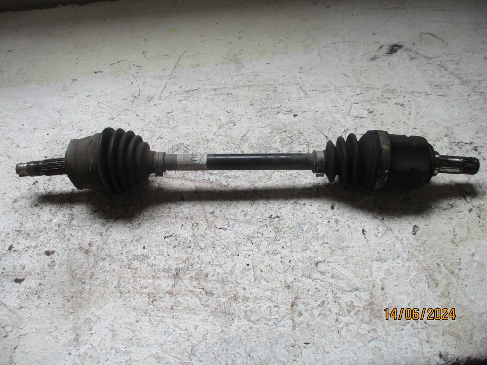 antriebswelle vorne links  corsa d  1,4  bj 2011 bild1