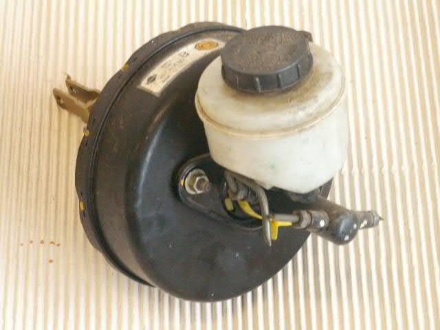 Hauptbremszylinder mit bremskraftverstaerker Bild