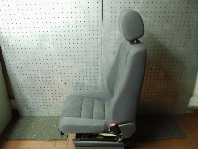 Sitz beifahrersitz vorne rechts stoff beheizbar bild1